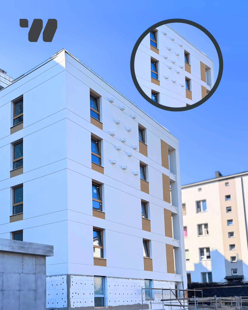 Na elewacji budynku pojawiły się budki lęgowe dla ptaków!